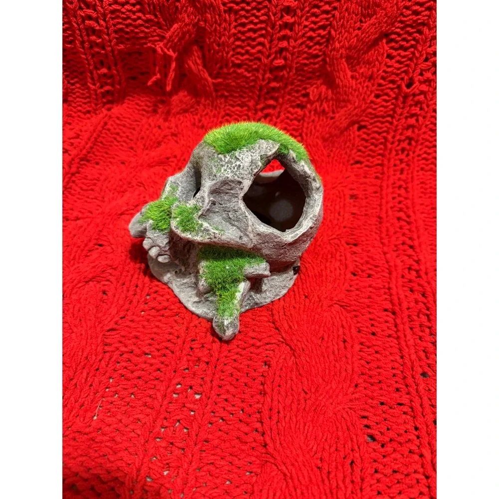 Mossy Skull Aquarium Ornament Resin Fish Tank Decoration Hideout Grey Green